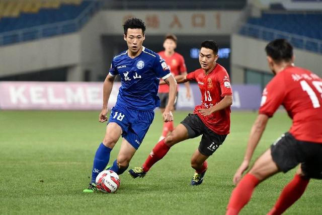 李炎哲22+10新疆加时胜广厦 胡金秋22+12