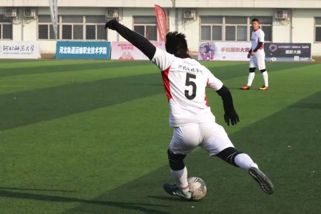 英超-努涅斯补时梅开二度 利物浦2-0布伦特福德